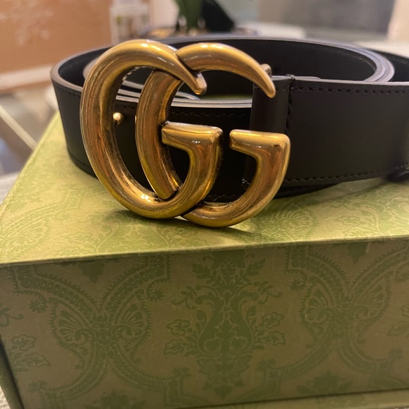 Gucci used belt with bag and box size 110 in great condition worn twice and real - Picture 2 of 10